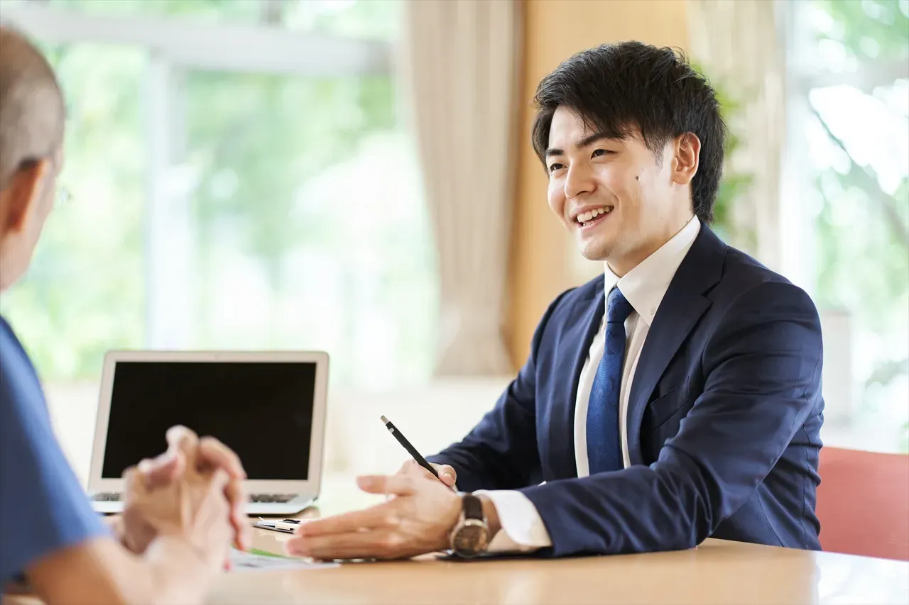 営業職の男性のイメージ画像