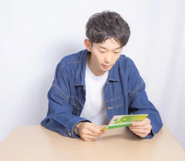 年収の悩みをイメージした画像