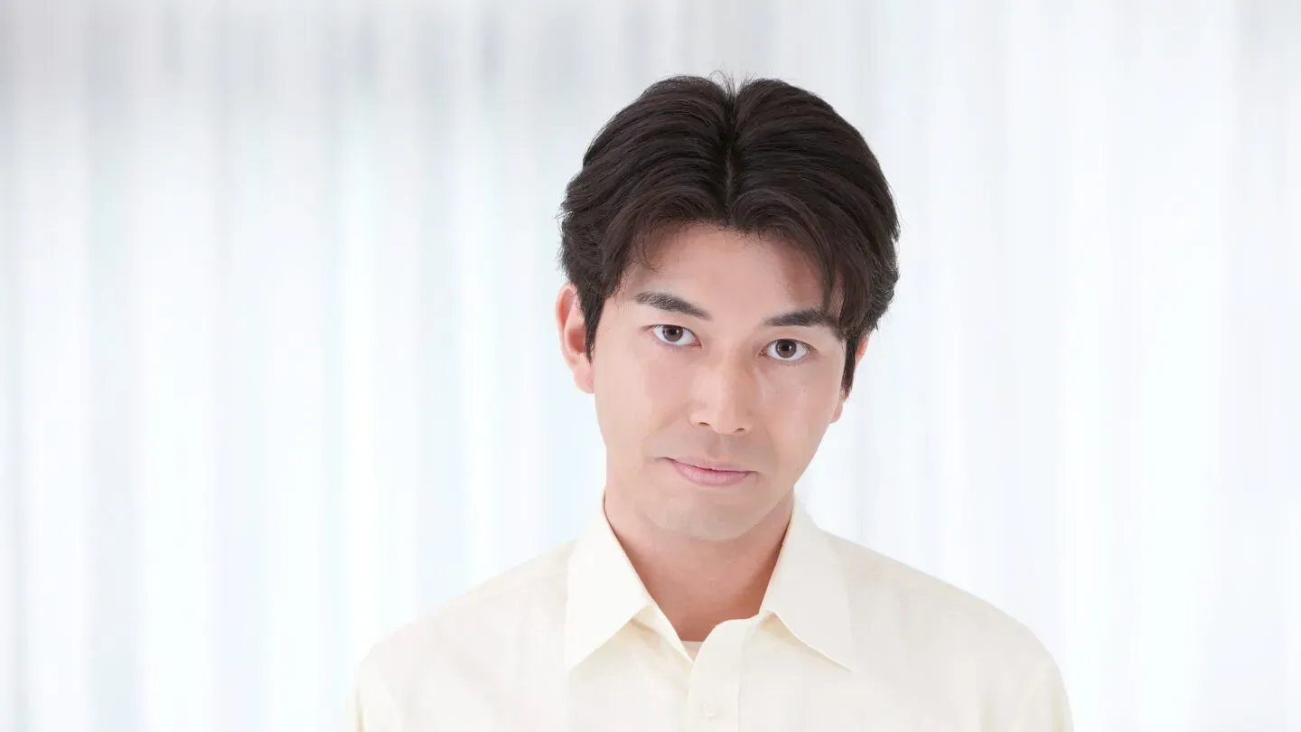 「飲まない」と主張する人をイメージした画像