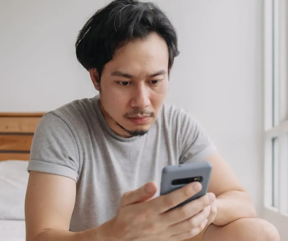 自分から申し込みができない人のイメージ画像